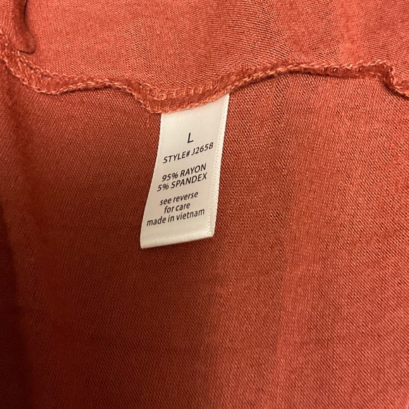 Active USA Rust Sleeveless Cardigan - Picture 6 of 7